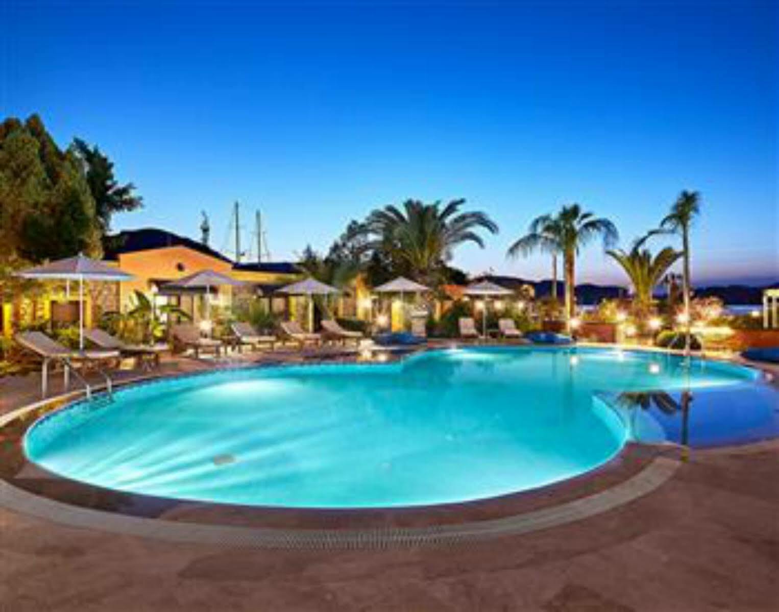Fi Light Solto Boutique Beach Hotel Selimiye  Bagian luar foto
